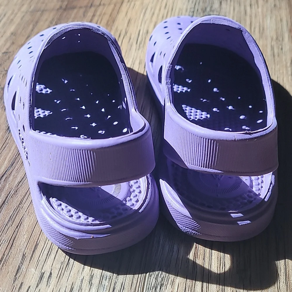 Everywear Totes Sandals, Size 7-8, Purple